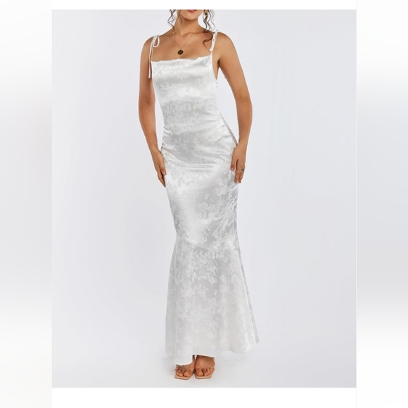 Elegant White Satin Maxi Dress - Picture 2 of 6